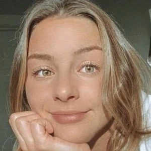 McKenna Kelley - Family, Bio, Birthdate,Age, Networth , Wiki& More