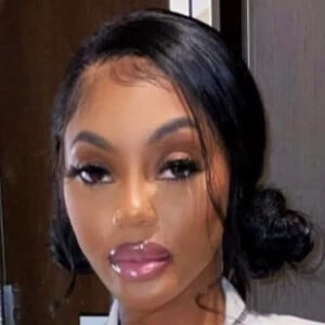 Brandi Kelly - Family, Bio, Birthdate,Age, Networth , Wiki& More