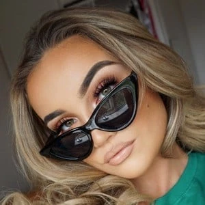 Ellie Kelly Biography