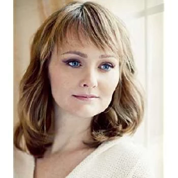 Kelly Hare - Age, Bio, Birthdate, Family, Networth & More