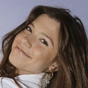 kendrabellows - Wiki, Bio, Birthdate, Networth, Family & More