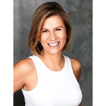 Kerri Louise - Age, Bio, Birthdate, Family, Networth & More