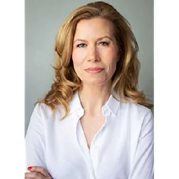 Kerri Smith - Age, Bio, Career, Family, Wiki, Networth & More