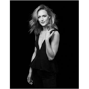 Kerry Bishé - Family, Bio, Wiki, Dat of Birth, Networth & More