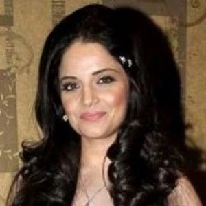 Armeena Khan Biography