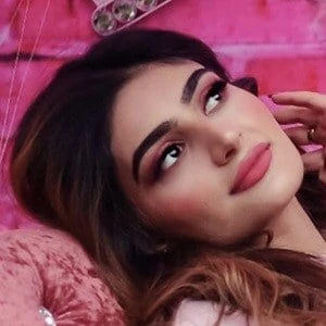 Eman Khan - Networth, Bio, Birthdate, Age, Family & More