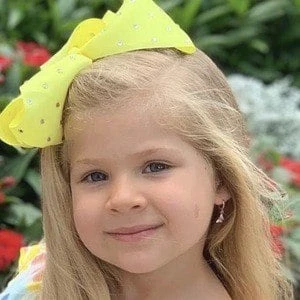 Kids Diana Show Biography