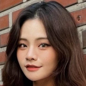 Kelly Kim Biography