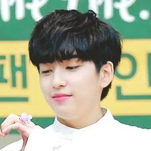 Kim Shi-hyun - Biography, Birthdate, Family, Networth & More