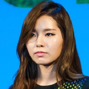 Lim Kim - Age, Height, Birthdate, Family, Wiki & More