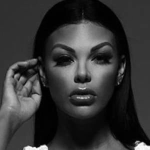 Vivian Kindle Biography