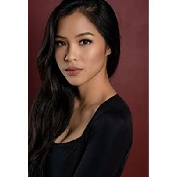 Kira Omans - Age, Bio, Birthdate, Family, Networth & More