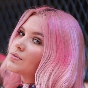 Erin Kirby - Family, Bio, Birthday, Family, Income & More