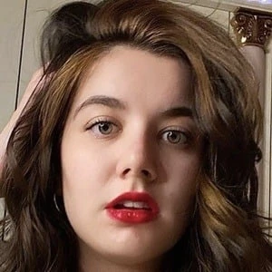 Elizabeth Kiss Biography