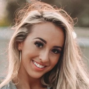 Zoë Klopfer - Age, Bio, Career, Family, Wiki, Networth & More