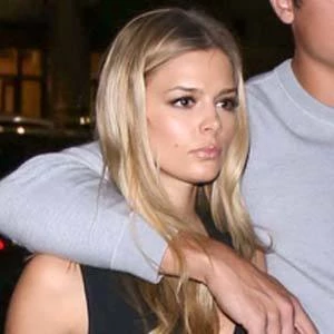 Danielle Knudson Biography