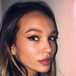 Richelle Knupper - Family, Bio, Birthday, Family, Income & More