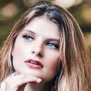 Alicia Kozak Biography