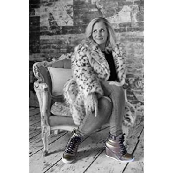 Kristen Lucas - Age, Bio, Birthdate, Family, Networth & More