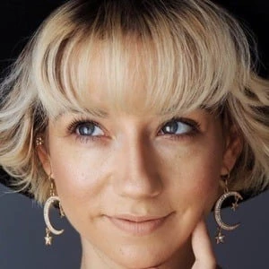 Krystal Clear Makeup - Age, Bio, Birthdate, Family, Networth & More