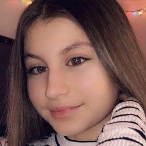 Ana Kyriakakis - Age, Bio, Career, Family, Wiki, Networth & More