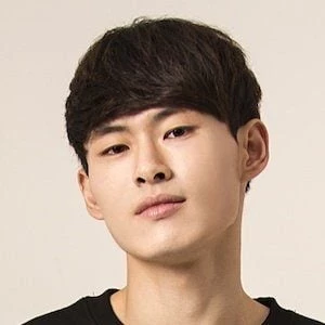 Go Toe Kyung - Age, Height, Birthdate, Family, Wiki & More