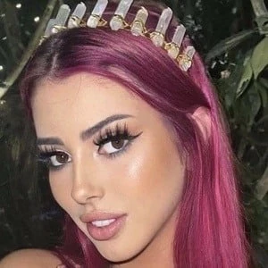 Emily La Rue - Adderess, Bio, Birthdate, Family, Wiki & More