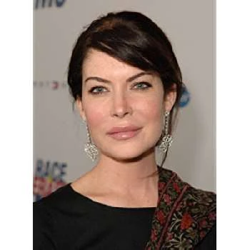 Lara Flynn Boyle Biography