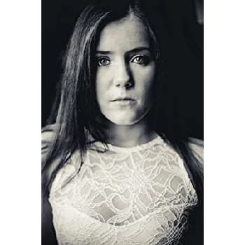 Lara Graham - Age, Bio, Birthdate, Family, Networth & More