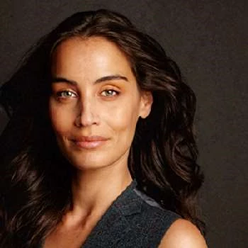 Lara Wolf - Age, Bio, Birthdate, Family, Networth & More