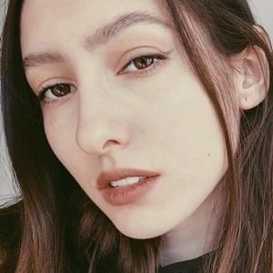 Aloona Larionova Biography