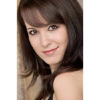 Larissa LaRenne Biography