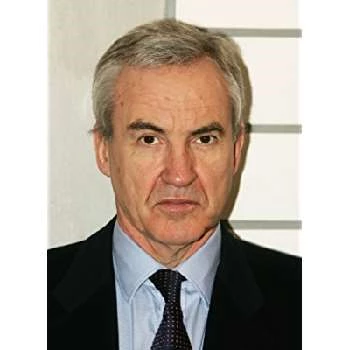 Larry Lamb Biography