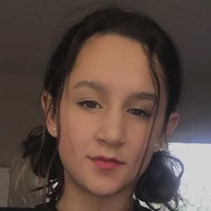 Maddie Larson Biography