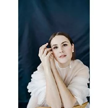 Laura Williamson - Age, Bio, Birthdate, Family, Networth & More