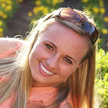 Lauren Ayres - Age, Bio, Birthdate, Family, Networth & More