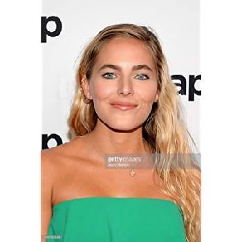 Lauren Jenkins - Age, Bio, Birthdate, Family, Networth & More