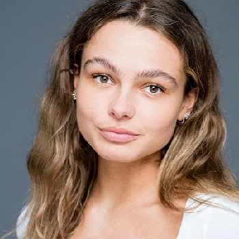 Lauren Stamos - Age, Bio, Birthdate, Family, Networth & More