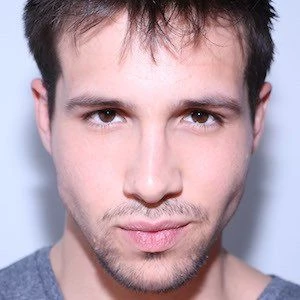 Damien Lauretta - Age, Wiki, Birthdate, Bio, Networth, Family & More
