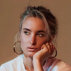 Rebecca Laurey - Birthday, Bio, Wiki, Family, Networth & More