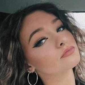 Zoe LaVerne Biography