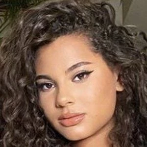 Brianna Leah - Height, Bio, Wiki, Family, Birthplace, Networth & More