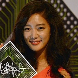 Clara Lee - Family, Bio, Birthdate,Age, Networth , Wiki& More