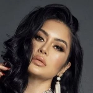 Kim Lee Biography