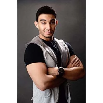 Lee Lopez - Age, Bio, Birthdate, Family, Networth & More