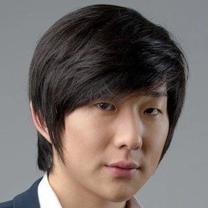 Pyong Lee Biography