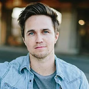 Leigh Parker Biography