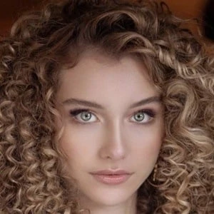 Alexandra Lenarchyk - Birthday, Bio, Wiki, Family, Networth & More