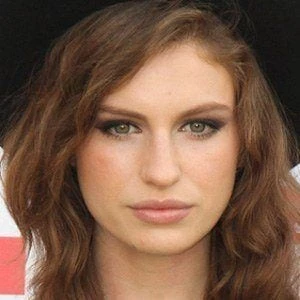 Tali Lennox - Adderess, Bio, Birthdate, Family, Wiki & More