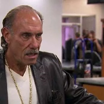 Les Gold - Networth, Bio, Birthdate, Age, Family & More